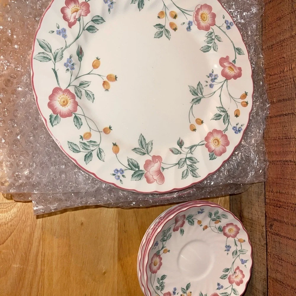 Churchill Briar Rose collection vintage china plates